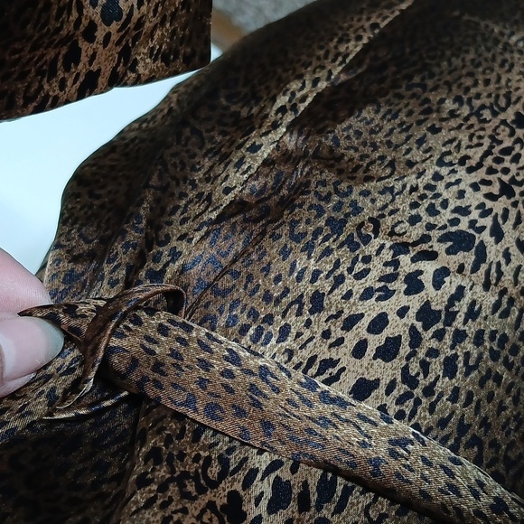 Womens leopard print bath robe - Picture 9 of 14